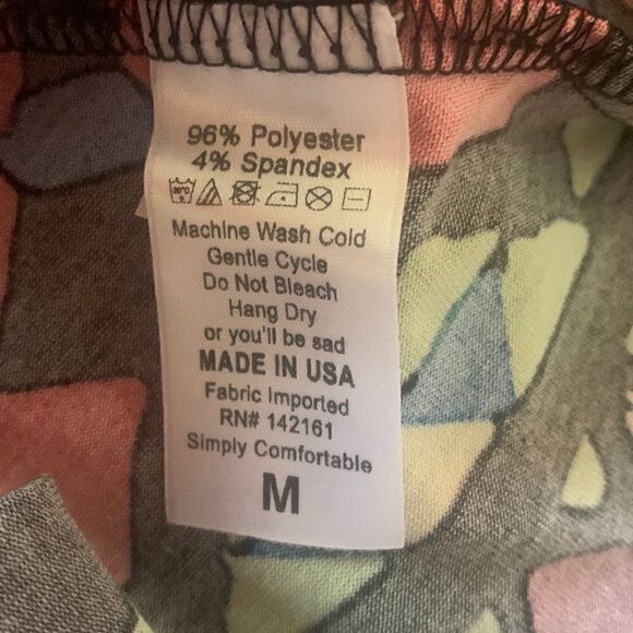 LuLaRoe Shirt Size M Colorful High Low - Picture 8 of 8